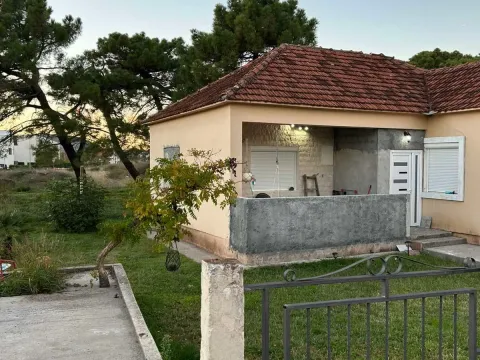 Izdavanje, kuća, 85m², Zagorič, Podgorica - image 2