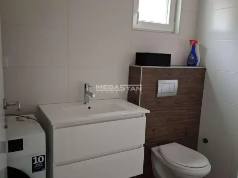 Izdavanje, kuća, 202m², Ledine, Beograd - image 14