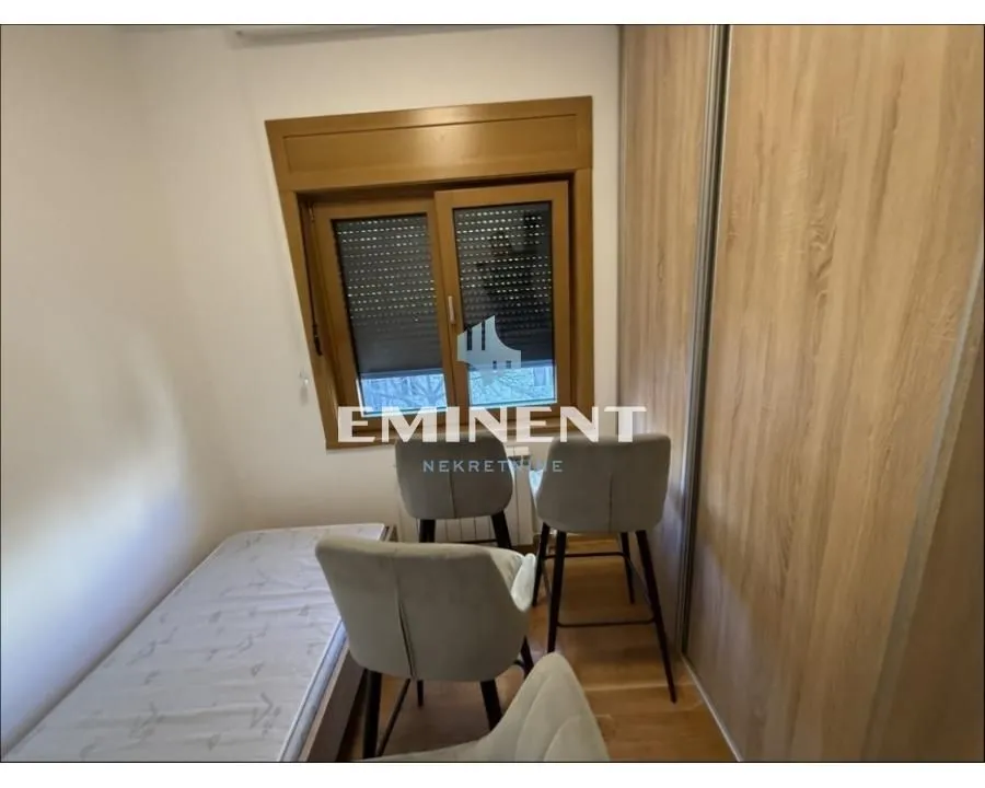 Izdavanje, trosoban stan, 56m², Južni Bulevar, Vračar Sve Podlokacije