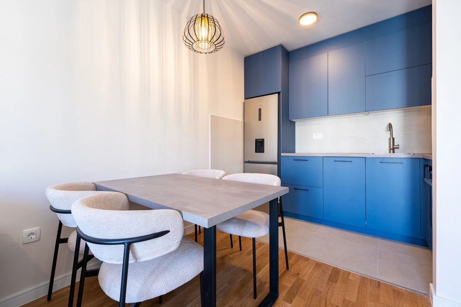Izdavanje, jednosoban stan, 42m², Pobrežje, Podgorica