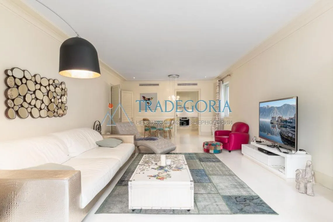 Prodaja, dvosoban stan, 122m², Tivat, Crna Gora