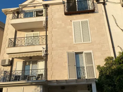 Sale, four bedroom apartment, 82m², Sveti Stefan, Budva - image 24