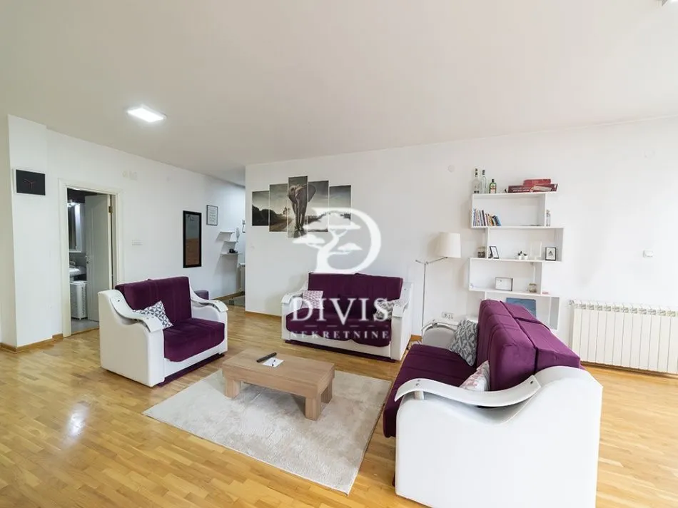 Sale, three bedroom apartment, 78m², Južni Bulevar, Vračar Sve Podlokacije