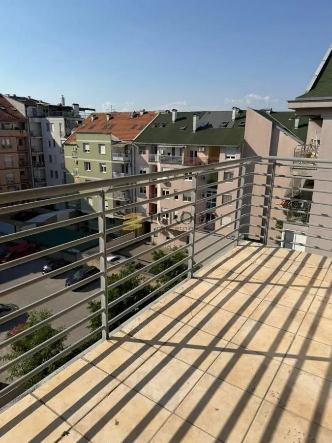 Sale, four bedroom apartment, 120m², Stari grad, Novi Sad