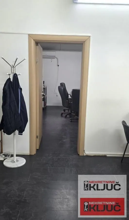 Rent, office space, 770m², Veternik, Novi Sad Sve Podlokacije