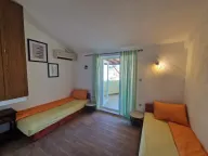 Izdavanje, stan, 70m², Tivat, Crna Gora - image 1