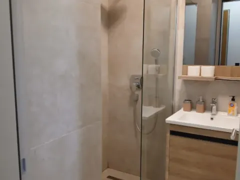 Sale, studio apartment, 27m², Bečići, Budva - image 9