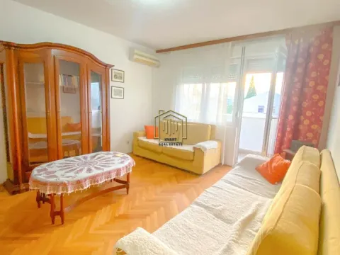 Izdavanje, jednosoban stan, 50m², Preko Morače, Podgorica - image 1