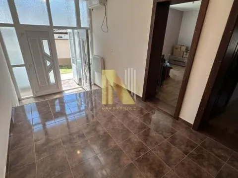 Prodaja, kuća, 175m², Centar, Zrenjanin - image 13