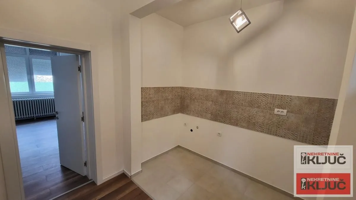 Prodaja, trosoban stan, 79m², Petrovaradin, Novi Sad