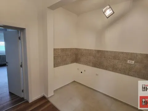 Prodaja, trosoban stan, 79m², Petrovaradin, Novi Sad - image 3