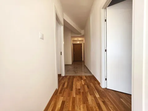 Rent, office space, 117m², Zagorič, Podgorica - image 10