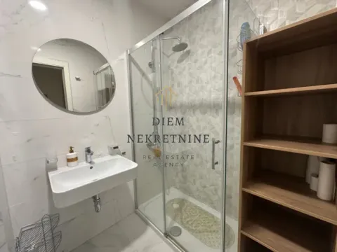 Izdavanje, trosoban stan, 95m², Central Point, Podgorica - image 9