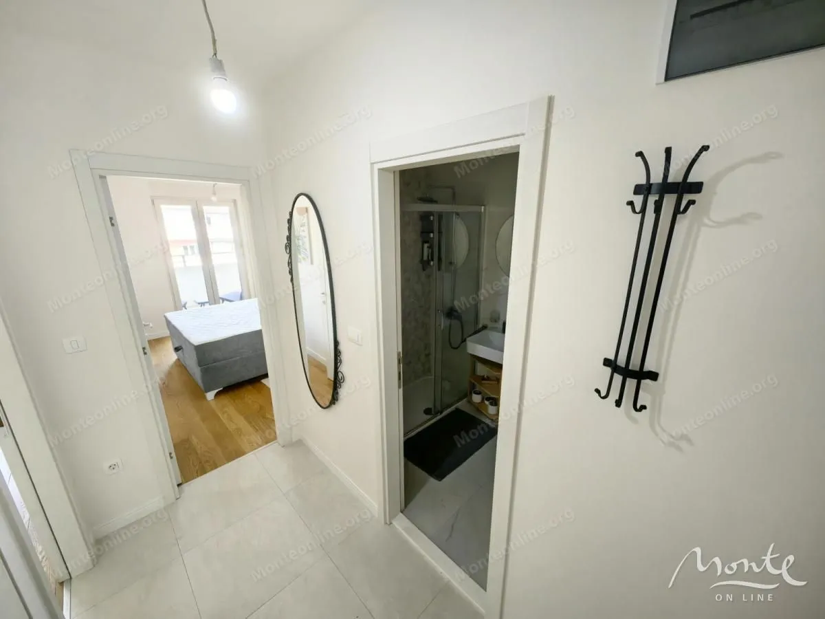 Prodaja, jednosoban stan, 49m², Central Point, Podgorica