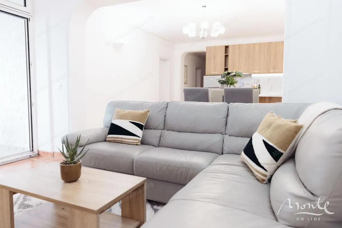 Sale, two bedroom apartment, 74m², Sveti Stefan, Budva