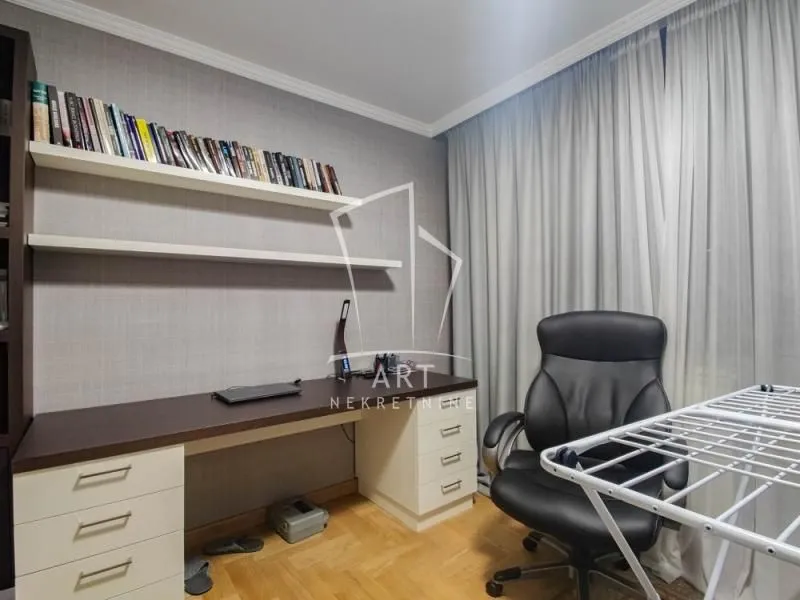 Prodaja, četvorosoban stan, 99m², Vukov Spomenik, Zvezdara Sve Podlokacije