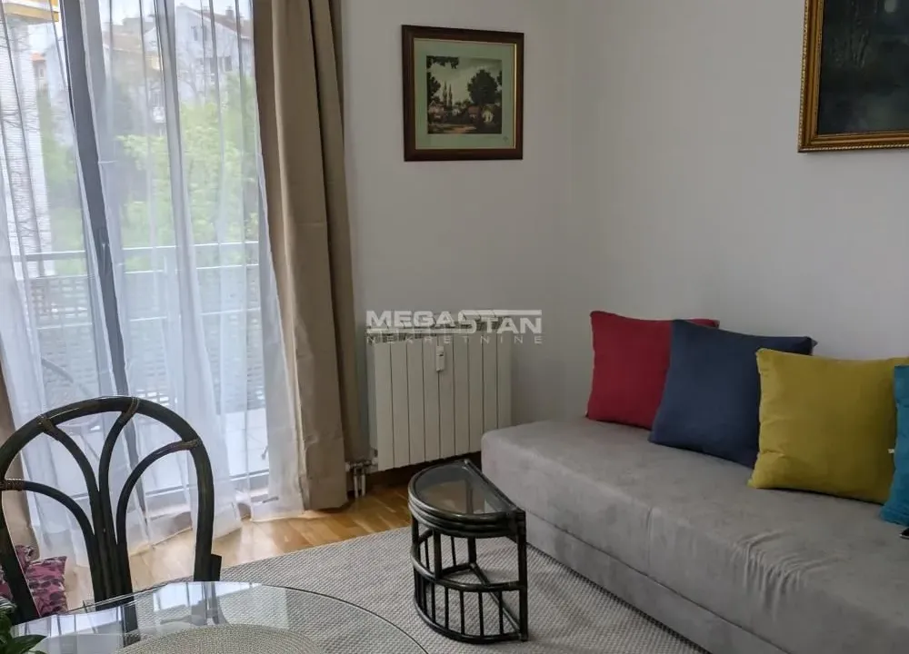 Izdavanje, dvosoban stan, 39m², Petlovo Brdo, Beograd