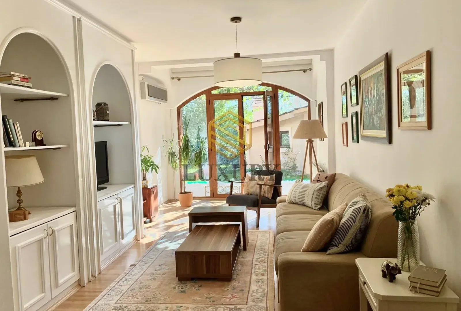 Rent, house, 110m², Centar, Podgorica