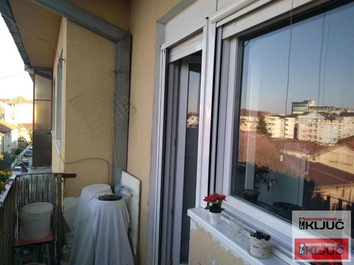 Prodaja, trosoban stan, 79m², Bulevar Oslobodjenja, Novi Sad Sve Podlokacije