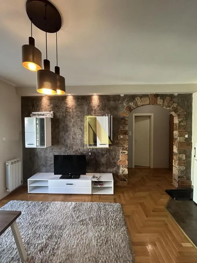 Izdavanje, jednosoban stan, 45m², Grbavica, Novi Sad Sve Podlokacije