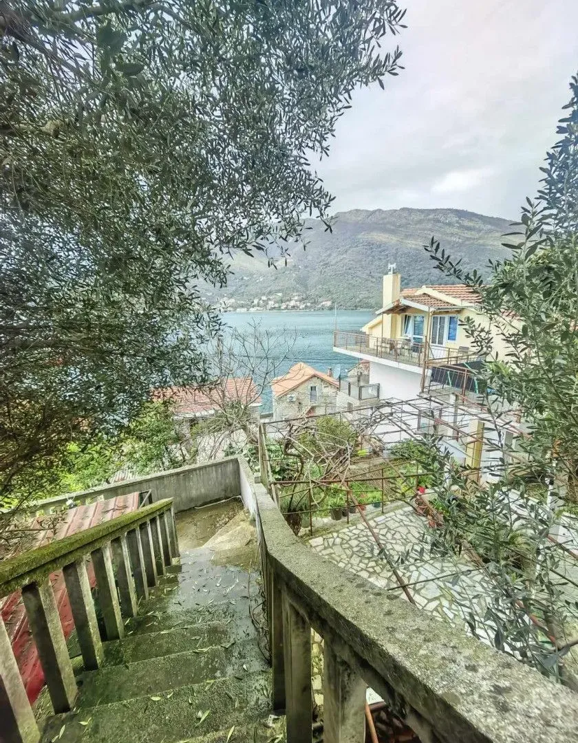 Izdavanje, stan, 22m², Tivat, Crna Gora