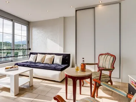 Rent, one bedroom apartment, 53m², Pržno, Budva - image 2