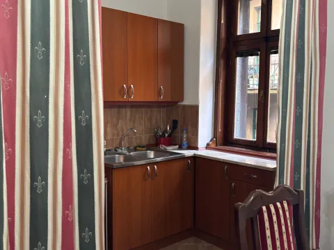 Izdavanje, dvosoban stan, 72m², Centar, Cetinje - image 4