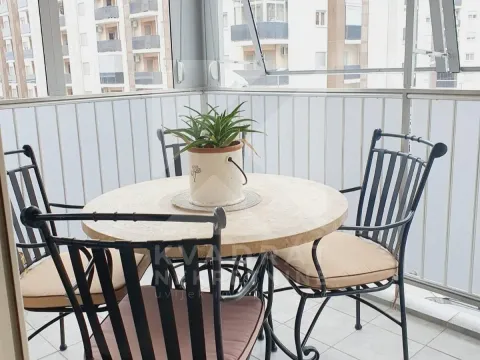 Izdavanje, trosoban stan, 100m², City Kvart, Podgorica - image 14