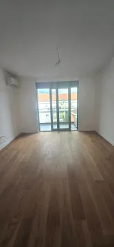 Prodaja, jednosoban stan, 47m², Vezirov Most, Podgorica - image 6