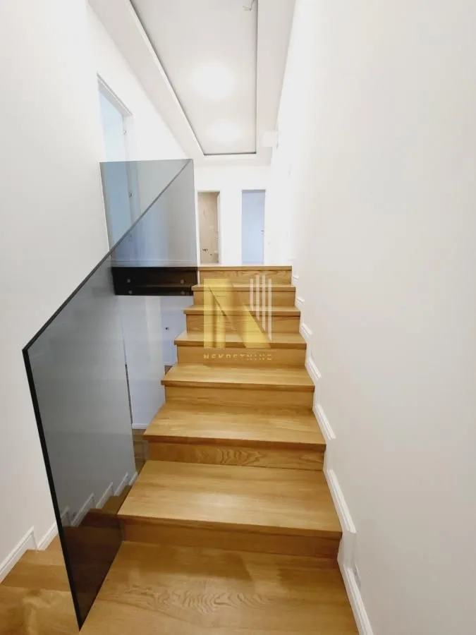 Prodaja, četvorosoban stan, 170m², Grbavica, Novi Sad Sve Podlokacije