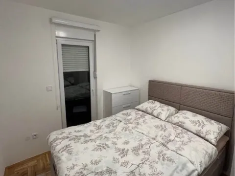 Izdavanje, jednosoban stan, 42m², City Kvart, Podgorica - image 3