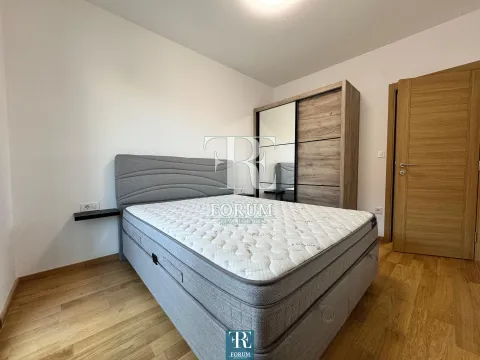 Izdavanje, jednosoban stan, 50m², City Kvart, Podgorica - image 9