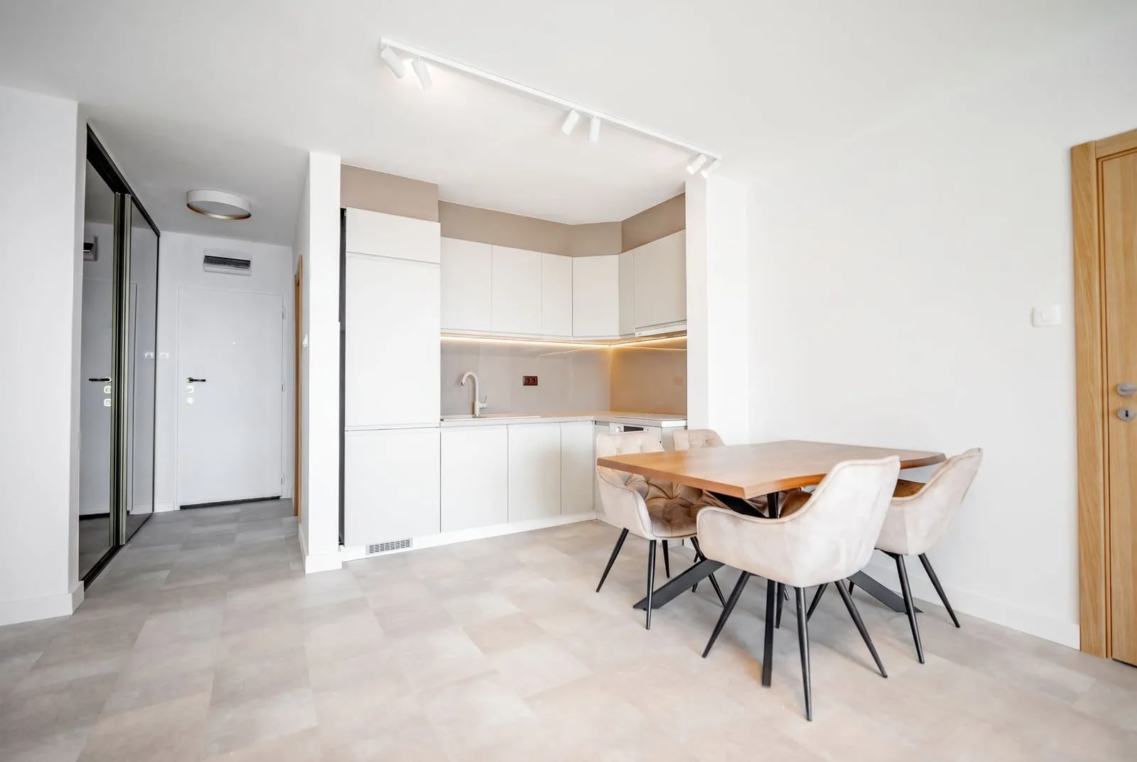 Sale, two bedroom apartment, 45m², Sveti Stefan, Budva