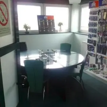 Izdavanje, poslovni prostor, 170m², Zemun Centar, Zemun Sve Podlokacije - image 3