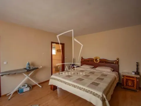 Prodaja, kuća, 238m², Petlovo Brdo, Beograd - image 10