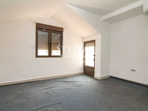 Izdavanje, poslovni prostor, 120m², Stari Aerodrom, Podgorica - image 13