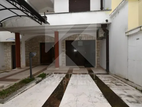 Rent, house, 300m², Gorica C, Podgorica - image 34