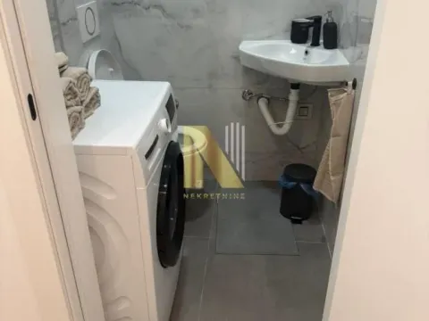 Izdavanje, trosoban stan, 73m², Centar, Novi Sad - image 14