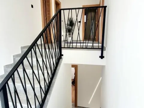 Rent, house, 190m², Tološi, Podgorica - image 11