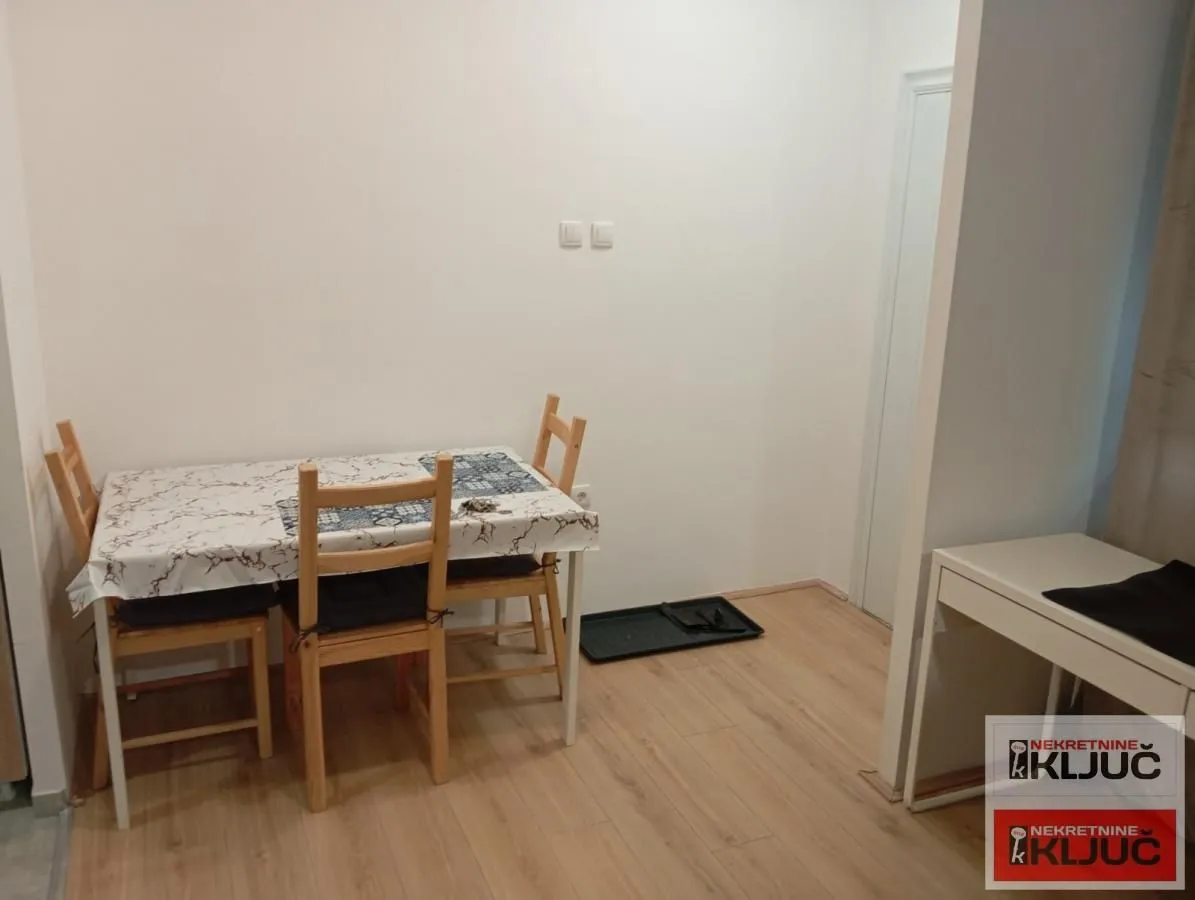 Izdavanje, jednosoban stan, 38m², Centar, Novi Sad