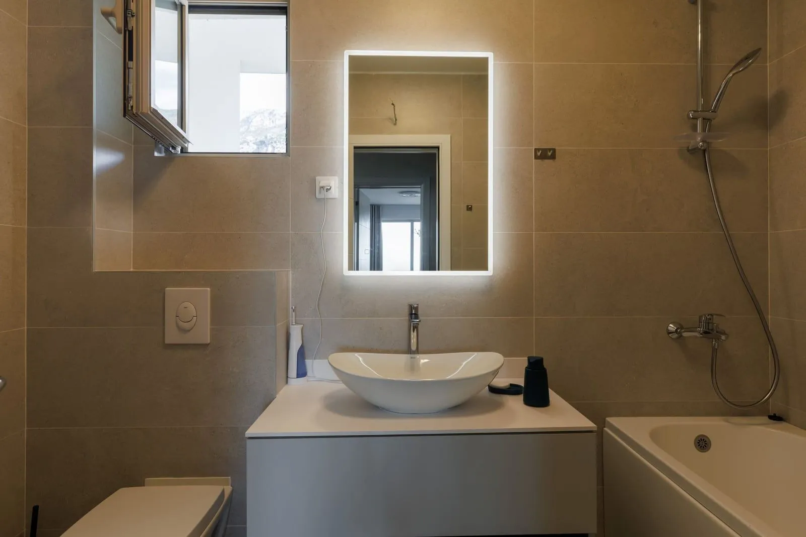 Sale, three bedroom apartment, 104m², Bečići, Budva