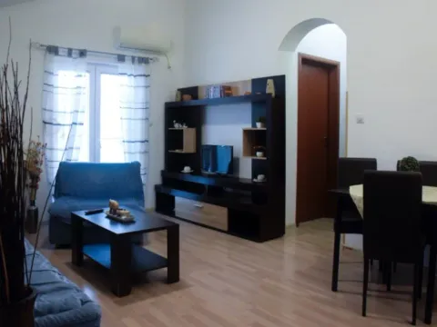 Rent, one bedroom apartment, 50m², Dobrota, Kotor
