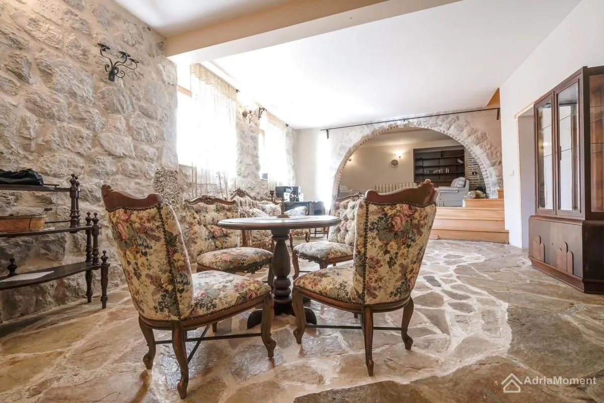 Sale, house, 500m², Orahovac, Kotor
