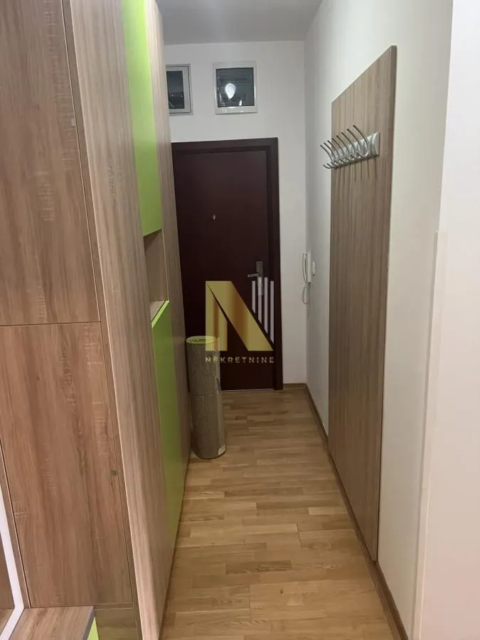 Izdavanje, jednosoban stan, 36m², Adamovićevo Naselje, Novi Sad Sve Podlokacije