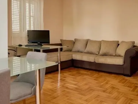 Sale, two bedroom apartment, 62m², Centar, Budva - image 2