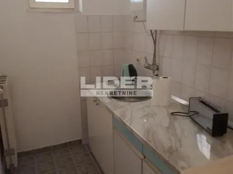 Izdavanje, poslovni prostor, 56m², Južni Bulevar, Vračar Sve Podlokacije - image 9