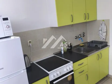 Izdavanje, jednosoban stan, 27m², Bulevar Evrope, Novi Sad Sve Podlokacije - image 2