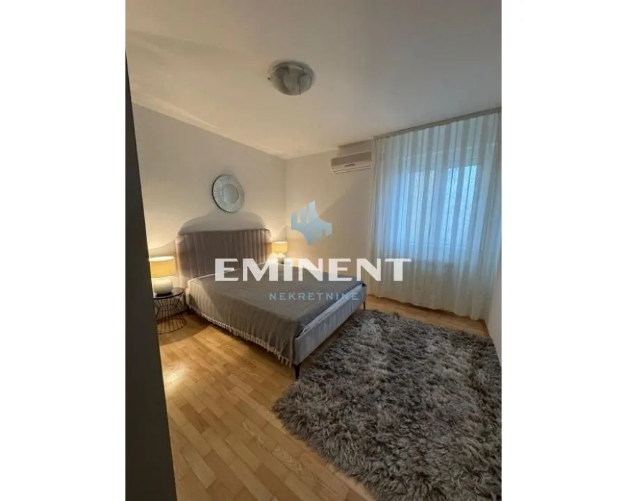 Rent, four bedroom apartment, 120m², Savski Venac, Beograd
