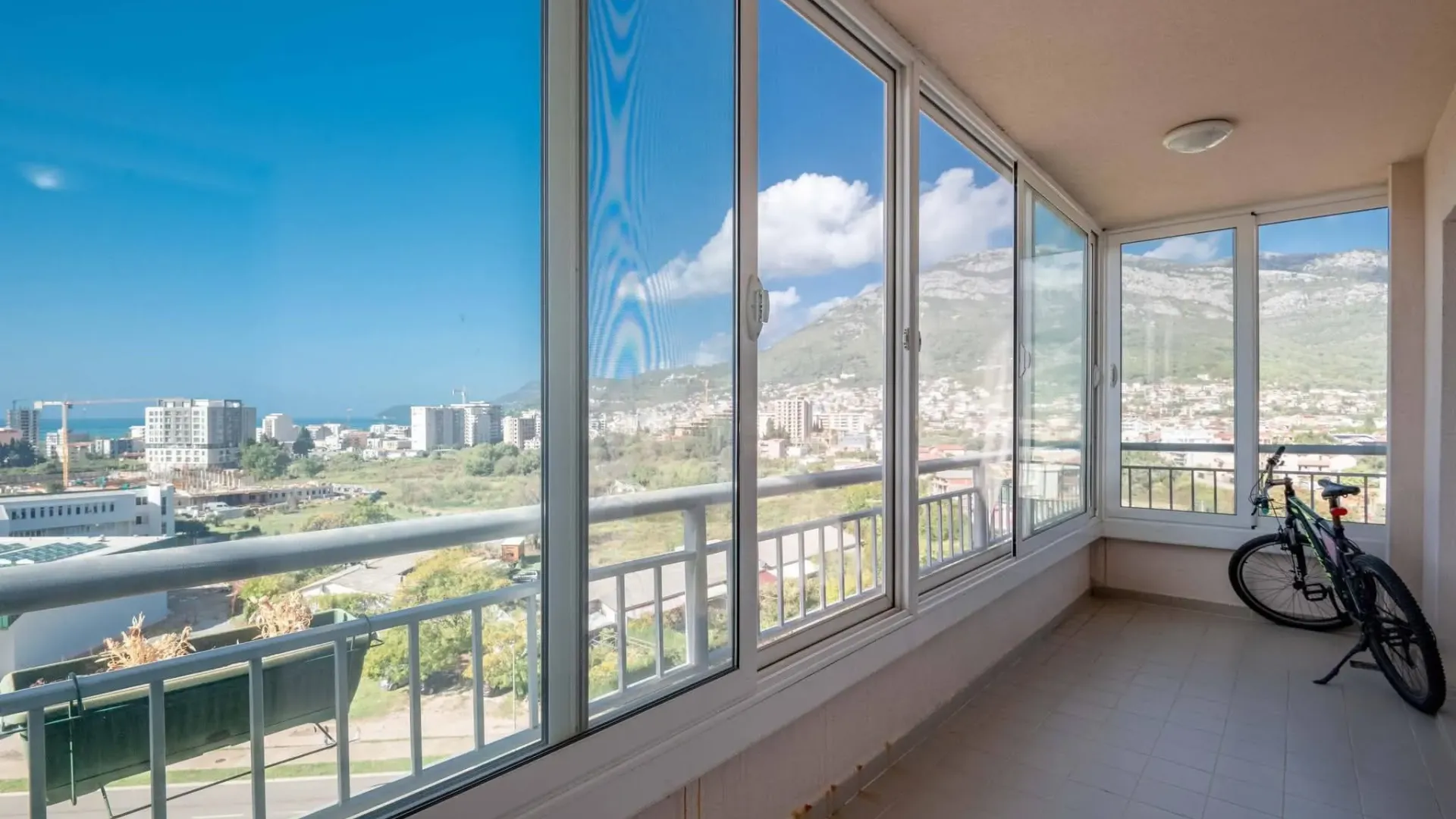 Prodaja, dvosoban stan, 69m², Centar, Bar
