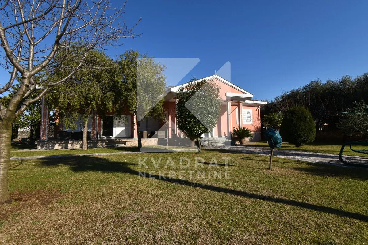 Rent, house, 300m², Donja Gorica, Podgorica